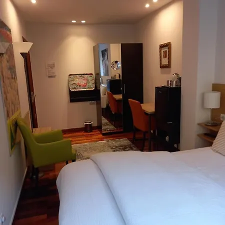 Arena Con Plaza De Garaje Quarto em Acomodações Particulares Bilbau